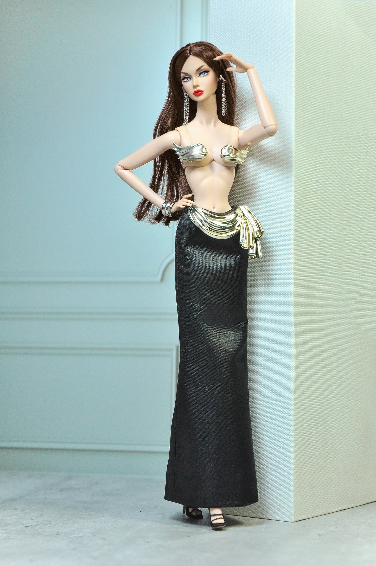 Y2K | 3D Printed Bra with Greek-inspired Belt and Black skirt for Fashion Royalty & NU Face doll